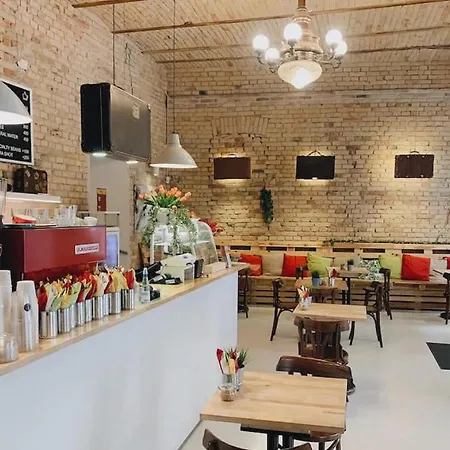 Chill 'n' Joy Boutique מלון דירות 4*